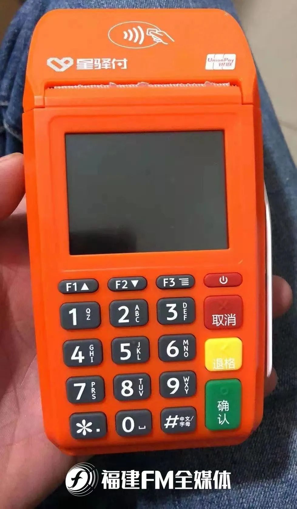 DƬ